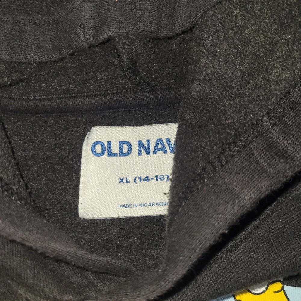 Old Navy boldly display